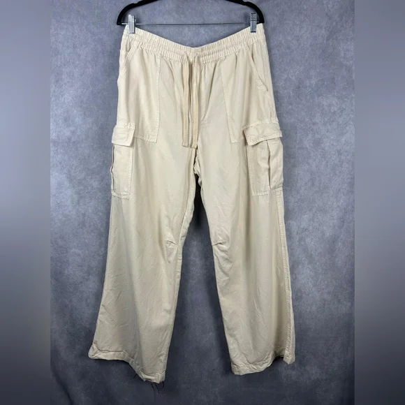 Aerie High Waisted Go-For-It Baggy Cargo Pant in Toasted Coconut Size L - Picture 2 of 10